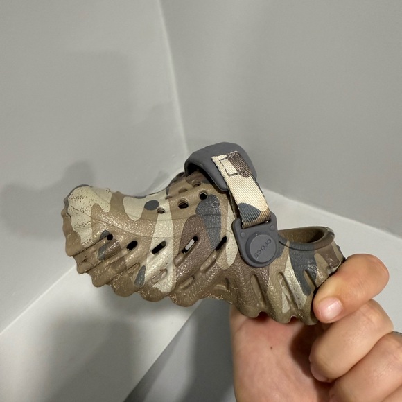 Infant size 5 all terrain camo crocs - Picture 7 of 8